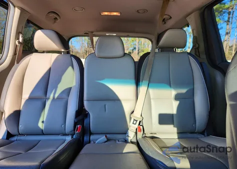 2018 Kia Sedona Lx from USA, damaged, VIN KNDMB5C11J6350801